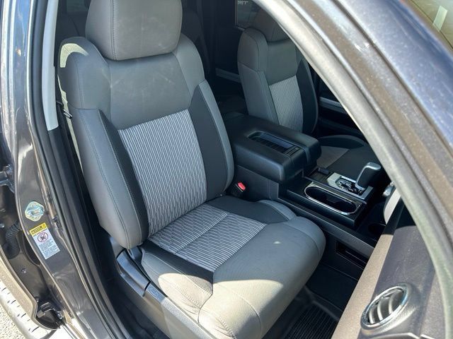 Used 2015 Toyota Tundra SR5 w/ TRD Off Road Package AWD/4WD image 9