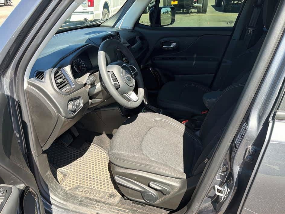 Used 2023 Jeep Renegade Altitude AWD/4WD image 24
