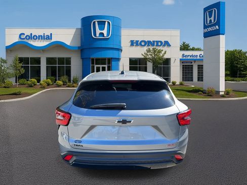 Used 2024 Chevrolet Trax RS w/ Driver Confidence Package image 5