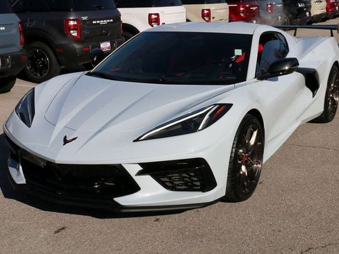 Used 2022 Chevrolet Corvette Stingray Preferred Cpe w/ Z51 Performance Package image 2