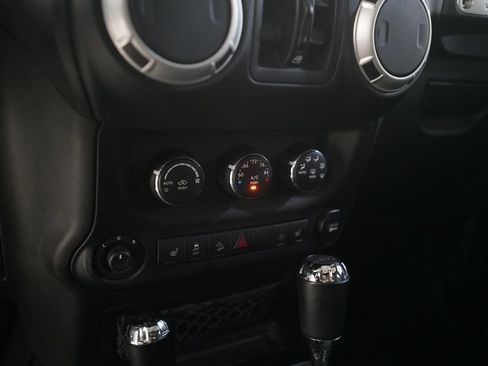 Used 2014 Jeep Wrangler Unlimited Rubicon w/ Dual Top Group AWD/4WD image 19
