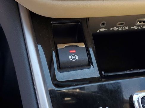 Certified 2025 Subaru Legacy Limited w/ Popular Package #3 image 30