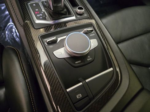 Used 2021 Audi R8 V10 w/ Premium Package image 36