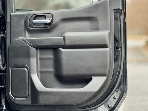 Used 2021 Chevrolet Silverado 1500 Custom image 19