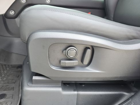 New 2026 Land Rover Defender 110 S image 28