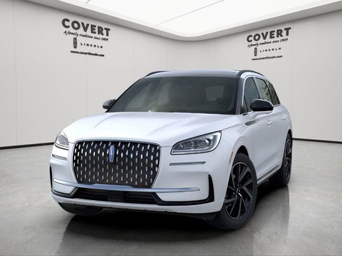 New 2025 Lincoln Corsair Grand Touring image 2