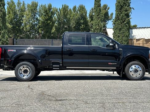 New 2026 Ford F450 Platinum w/ FX4 Off-Road Package AWD/4WD image 3