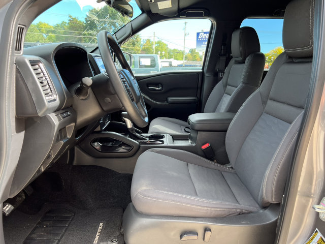 Used 2023 Nissan Frontier SV w/ Midnight Edition Package AWD/4WD image 3