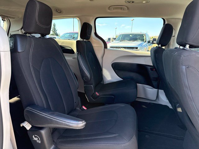 Used 2023 Chrysler Voyager LX FWD image 12