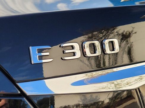 Used 2018 Mercedes-Benz E 300 image 29