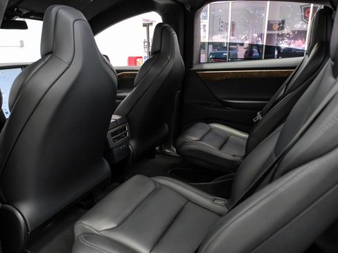 Used 2018 Tesla Model X 75D image 40