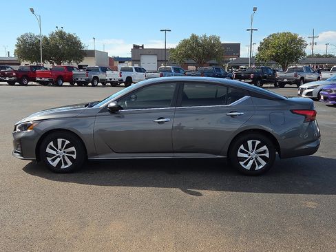 Used 2025 Nissan Altima 2.5 S image 2