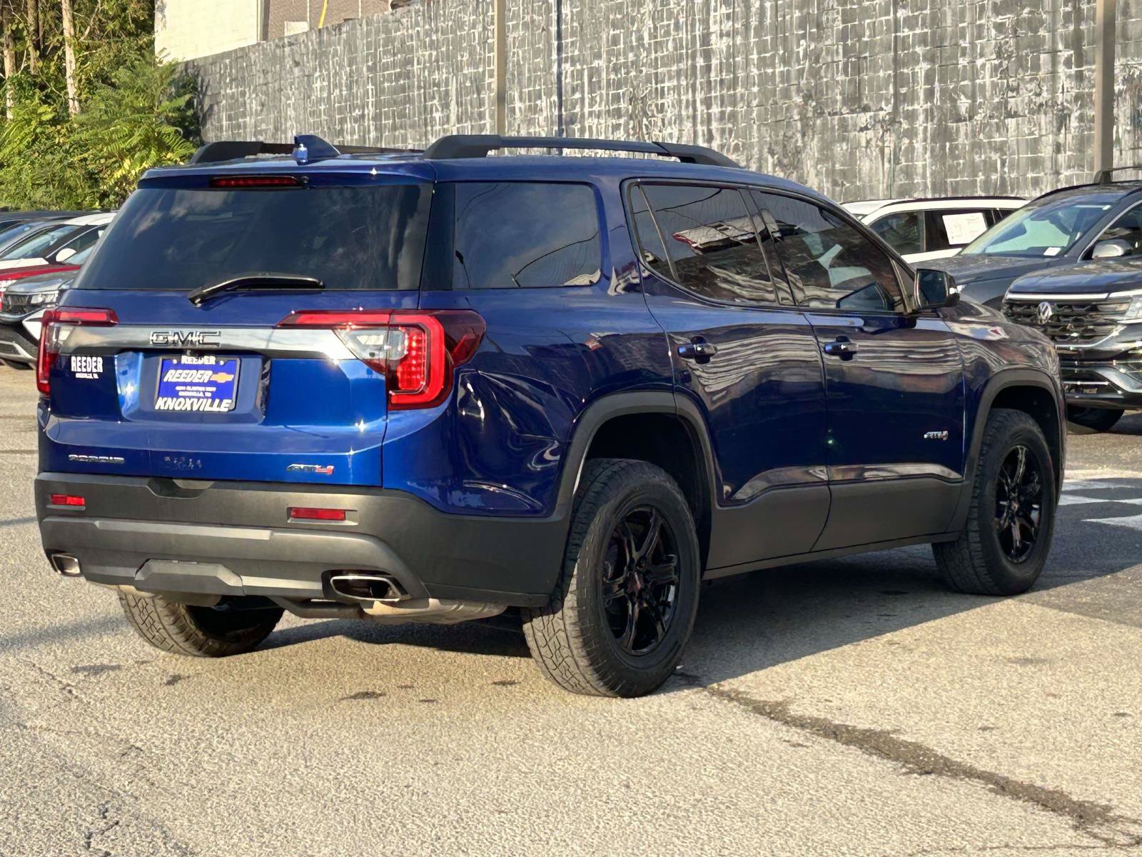 Used 2023 GMC Acadia AT4 w/ Technology Package AWD/4WD image 7
