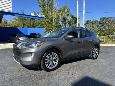 Used 2022 Ford Escape Titanium w/ Class II Trailer Tow Package image 2