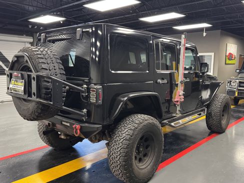 Used 2011 Jeep Wrangler Unlimited Sahara image 6