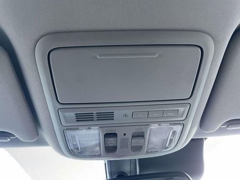 Used 2016 Honda Pilot Touring image 30