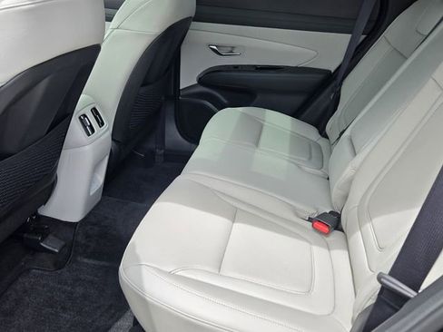 Used 2025 Hyundai Tucson Limited image 11