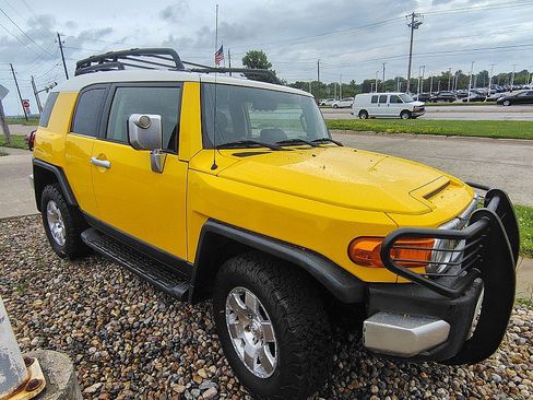 Used 2007 Toyota FJ Cruiser 4WD image 9