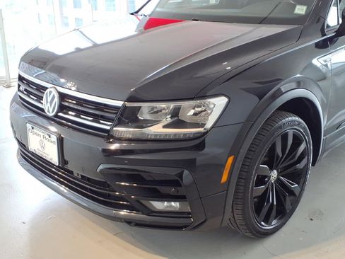 Used 2020 Volkswagen Tiguan SE R-Line AWD/4WD image 7
