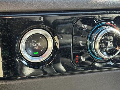 Used 2024 GMC Sierra 1500 SLT w/ SLT Premium Package image 19