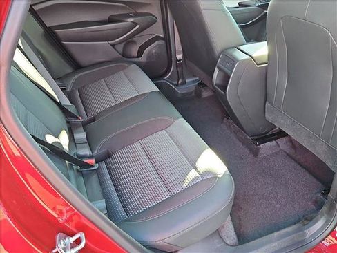 Used 2025 Chevrolet Trax LT FWD image 19