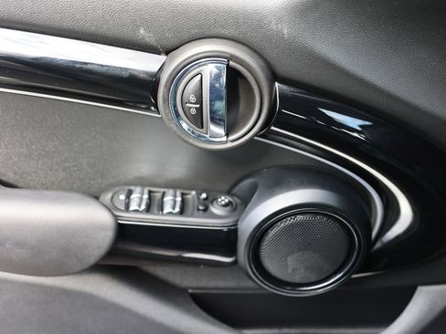 Used 2022 MINI Cooper S w/ Premium Package image 34