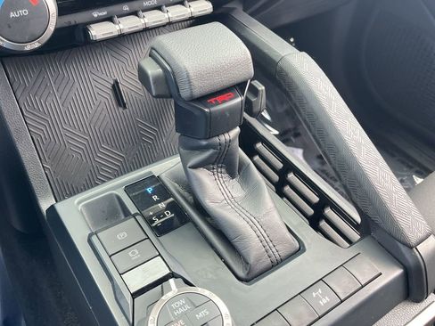 Used 2025 Toyota Tacoma TRD Off-Road image 20