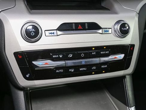 Used 2023 Ford Explorer XLT w/ Equipment Group 202A image 28