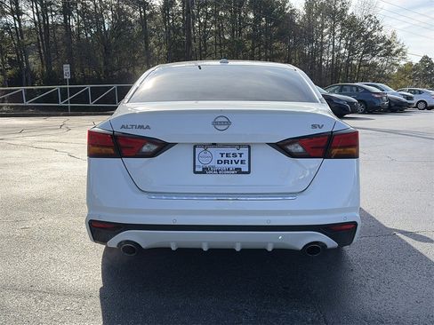 Certified 2023 Nissan Altima 2.5 SV w/ SV Premium Package image 4