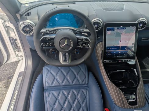 Used 2026 Mercedes-Benz SL 55 AMG 4MATIC image 14