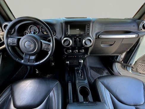 Used 2015 Jeep Wrangler Rubicon w/ Power Convenience Group AWD/4WD image 7