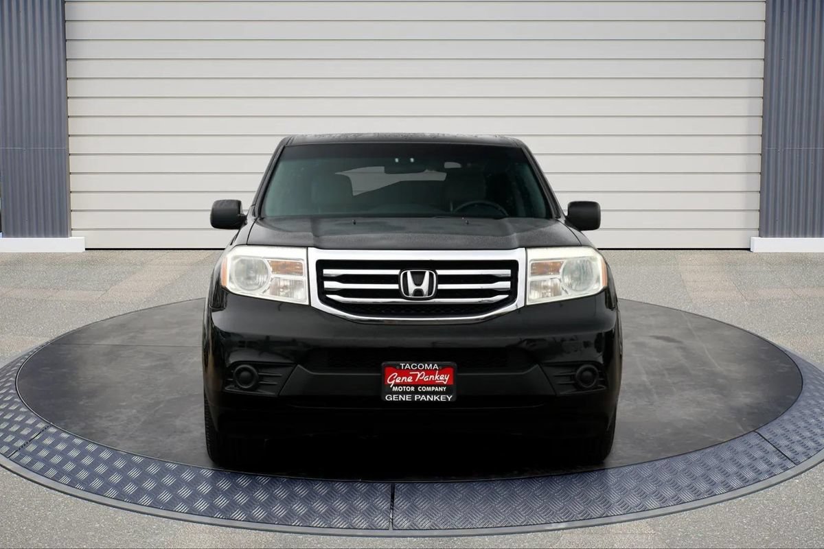 Used 2015 Honda Pilot LX image 2