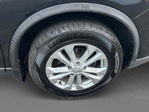 Used 2016 Nissan Rogue SV AWD/4WD image 25