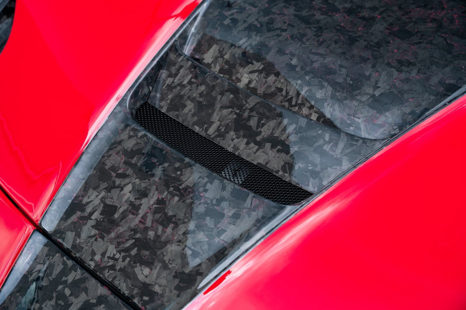 Used 2020 Ferrari 812 Superfast RWD image 40