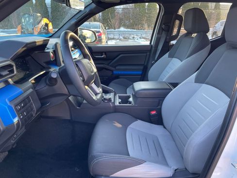 Used 2025 Toyota Tacoma TRD Off-Road image 25