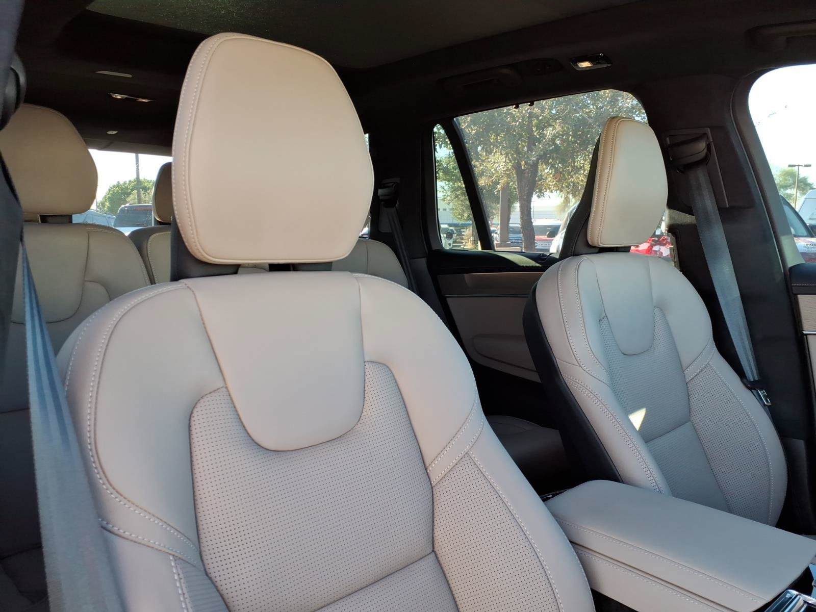 Used 2026 Volvo XC90 B6 Ultra w/ Lounge Package AWD/4WD image 12