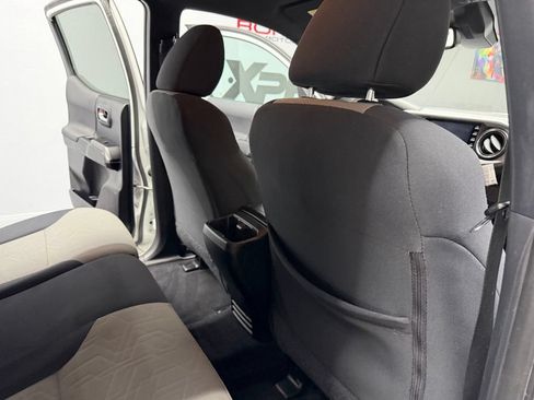 Used 2020 Toyota Tacoma TRD Sport w/ Technology Package AWD/4WD image 42