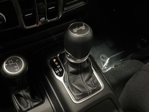 Used 2024 Jeep Wrangler Sport S image 18