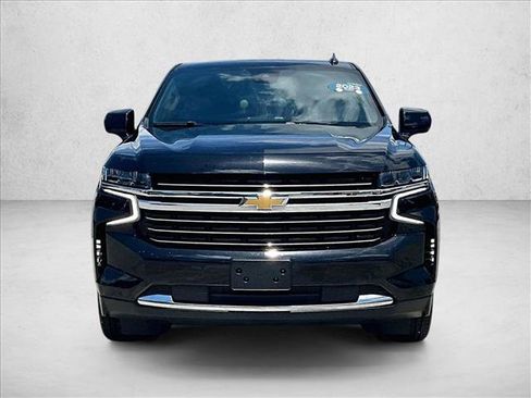 Used 2023 Chevrolet Suburban LT RWD image 3
