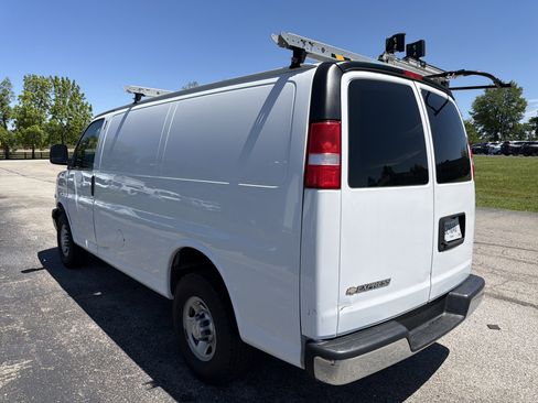 Used 2021 Chevrolet Express 2500 w/ Driver Convenience Package RWD image 5