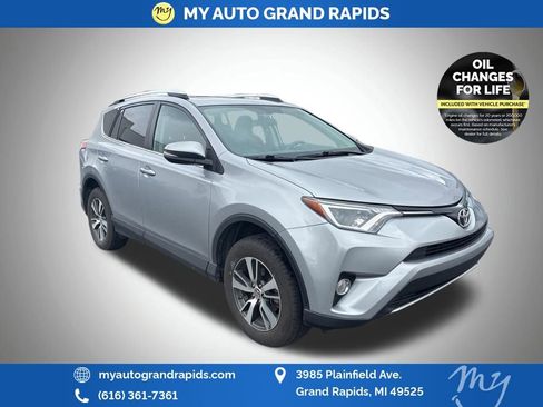 Used 2016 Toyota RAV4 XLE AWD/4WD image 1