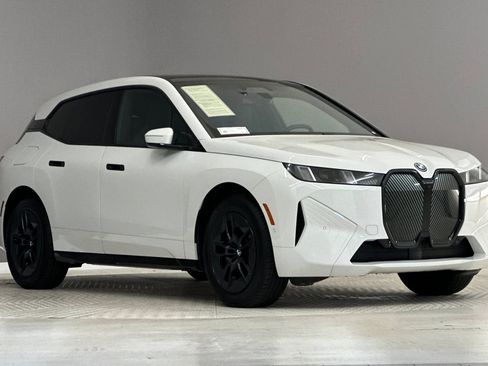 Used 2026 BMW iX xDrive60 AWD/4WD image 7