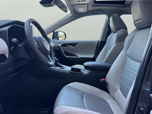 Certified 2025 Toyota RAV4 XLE Premium AWD/4WD image 15