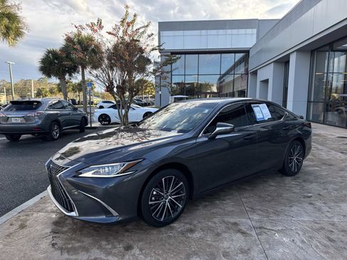 Used 2025 Lexus ES 300h w/ Premium Package image 7