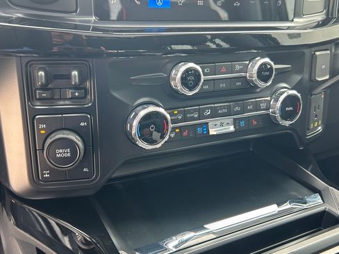 New 2026 Ford F250 Lariat w/ Black Appearance Package image 40