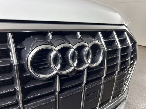 Used 2025 Audi Q3 2.0T Premium Plus w/ Premium Plus Package image 36