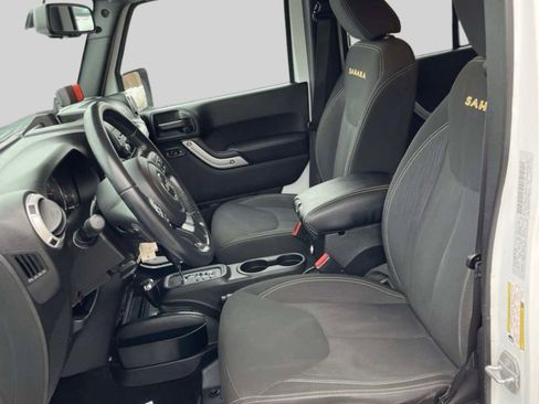 Used 2015 Jeep Wrangler Unlimited Sahara w/ Connectivity Group image 3