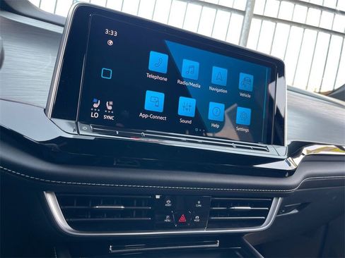 Used 2024 Volkswagen Atlas Cross Sport SE image 16