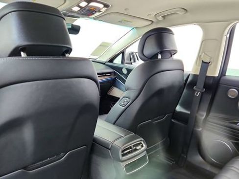 Used 2024 Genesis G80 image 31