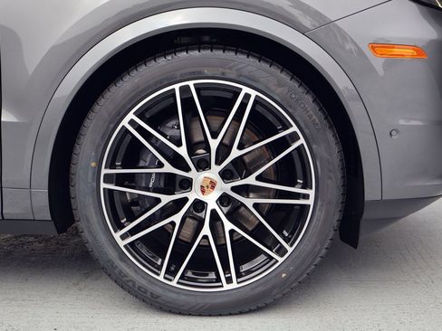 New 2026 Porsche Cayenne image 27